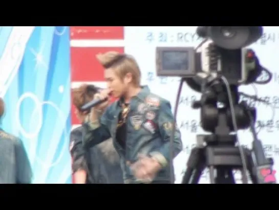 [FANCAM][2012.05.12] Let’s Get Retarded (P.O Focus) @ Seoul City Hall Youth Volunteer Festival