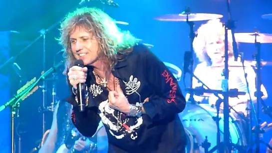 Whitesnake "Ready An Willing" ("In The Still Of The Night" 20 October 2004 at the Hammersmith Apollo in London)