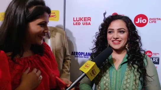 Nithya Menen Confused! - Jio Filmfare Awards South 2018 #MirchiAtFilmfare