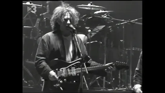 The Cure - A Forest (Live in Barcelona 1985)