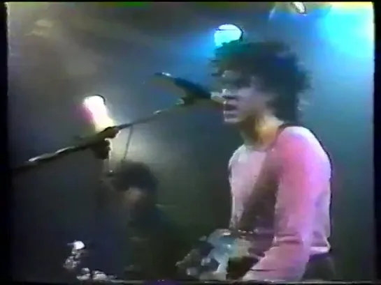 The Cure – L'Echo des Bananеs (live 1982)