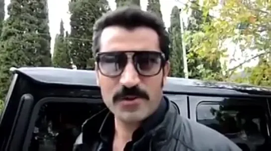 Kenan Imirzalıoğlu  Tuncel Kurtiz'in mezarında 27.09.2014