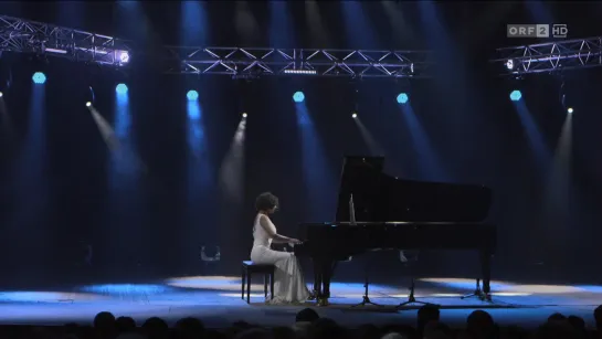 Khatia Buniatishvili in Kiew: Mussorgsky - Pictures at an Exhibition (2015)