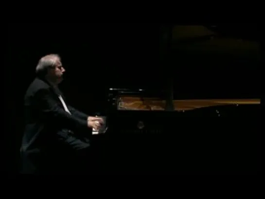 Grigory Sokolov. Live in Paris (Григорий Соколов. Концерт в Париже). Реж. Брюно Монсенжон (2002)