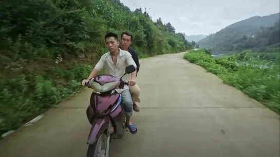 Lu Bian Ye Can - Kaili Blues (2015), Bi Gan.