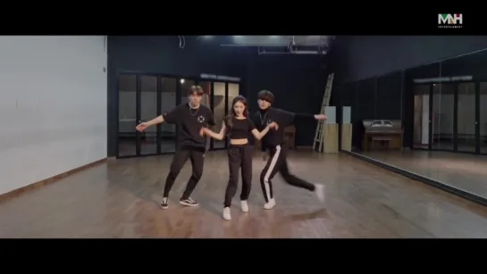 ChungHa - Roller Coaster (Dance Practice)