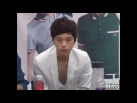 [FANCAM] 100725 Infinite Busan Fansign (L, Myungsoo)