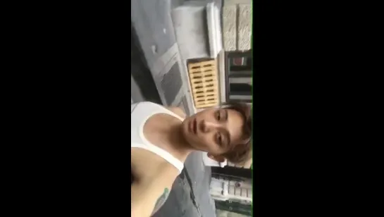 [VIDEO] 170622 Tao Instagram Story Update: Закончил работать, собираюсь лечь спать. Сколько времени? Небо ещё не тёмное