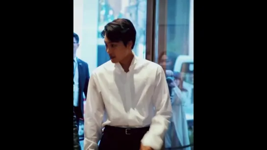 [VIDEO] 170318 Kai @ voguekorea Instagram Update