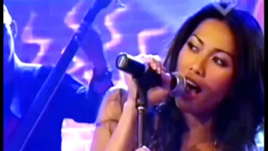 Anggun - Saviour (Live Extravaganza 2006)