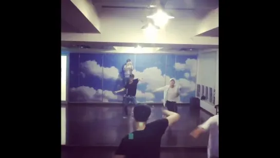 [VIDEO] 160802 Lay Instagram Update: Танец