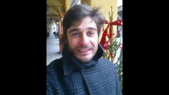 Lino Guanciale augura a tutti gli spettatori un sereno Natale!