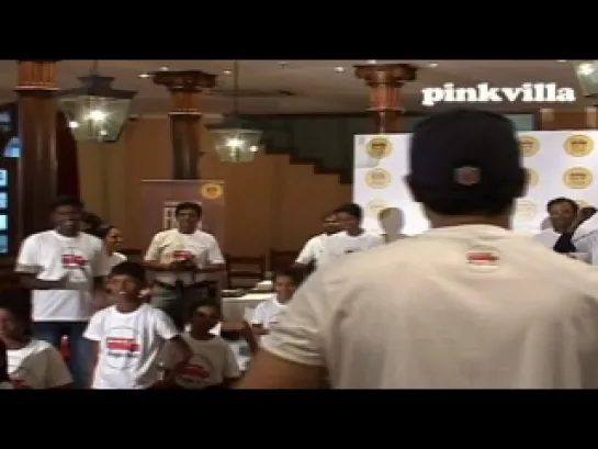 Aishwarya and Abhishek Bachchan celeberate childrens day..mp4