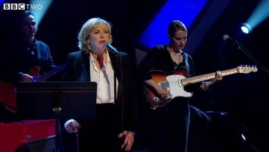 Marianne Faithfull - Falling Back (feat. Anna Calvi)