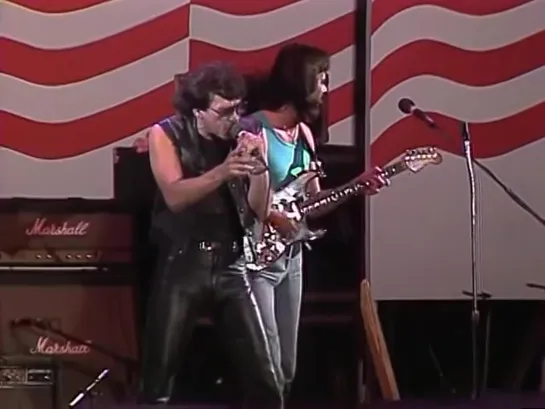 Steppenwolf - Magic Carpet Ride (Live at Farm Aid 1986)