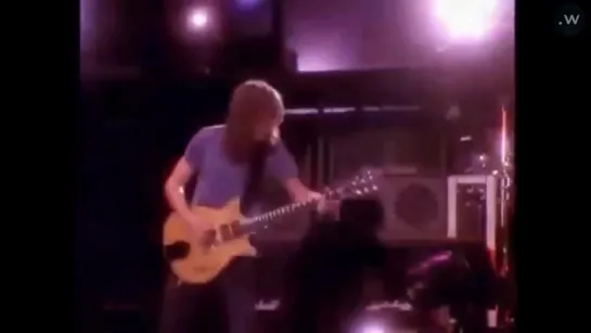 MALCOLM YOUNG   Moments We Will Never Forget