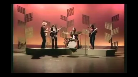 Creedence Clearwater Revival - Bad Moon Rising (The Johnny Cash Show - Sept 27, 1969)