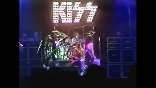 KISS Live At Cobo Hall,Detroit,USA 1976  [3D]