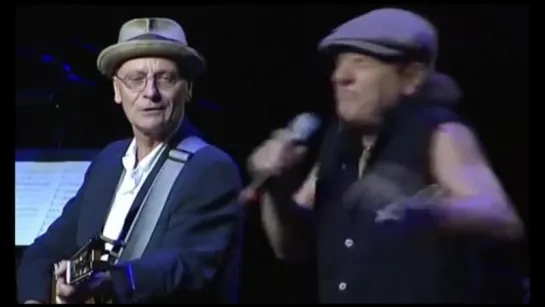 Brian Johnson e Billy Mitchell - “Geordies Lost His Liggie“ (Geordie) - 2006