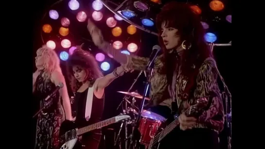 The Bangles - Walk Like an Egyptian (1986)