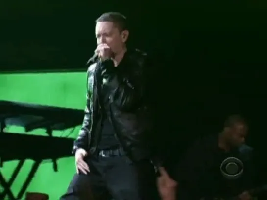 Eminem & Dr. Dre feat. Skylar Grey - I Need A Doctor (Live @ Grammy 2011)