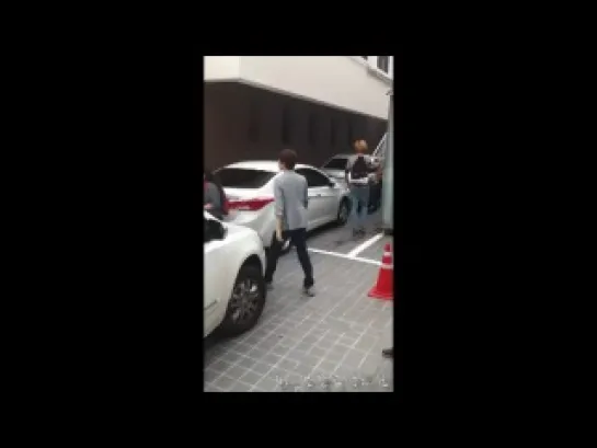 [FANCAM] 120823 Luhan, Kris & Lay @ SM Town Building