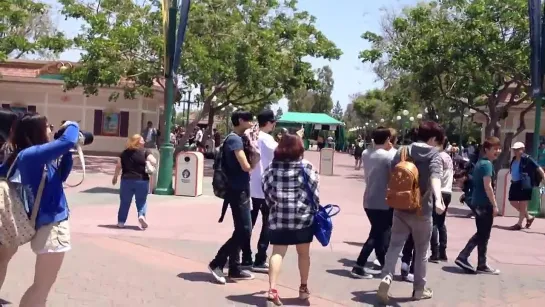 [FANCAM] 120519 EXO @ LA Disneyland