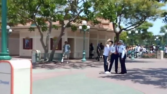 [FANCAM] 120519 EXO @ LA Disneyland