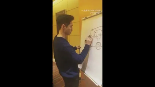 [VIDEO] 160901 Lay @ Bazaar Star Charity Stream Drawing an Ambulance