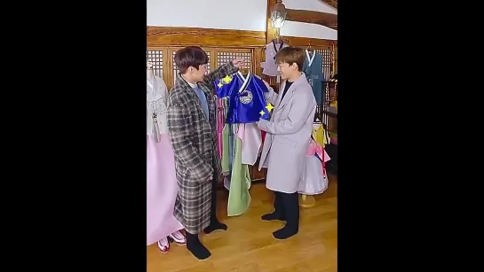 [VIDEO] 190513 Chen & Xiumin @ Hanok Village Tour VR