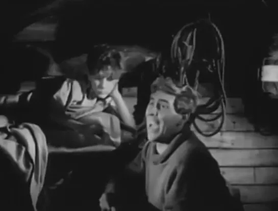 The Devil´s Pass (1957 Великобритания) драма дети в кино Режиссёр: Дарси Кониерс