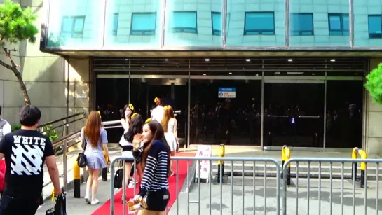 [FANCAM] 150807 T-ARA arriving at Music Bank