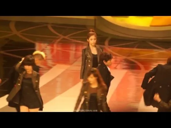 111125 Cam HD Jiyeon  Blue Dragon Film Awards