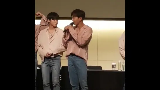 [VK][180422] MONSTA X fancam @ Jongno fansign