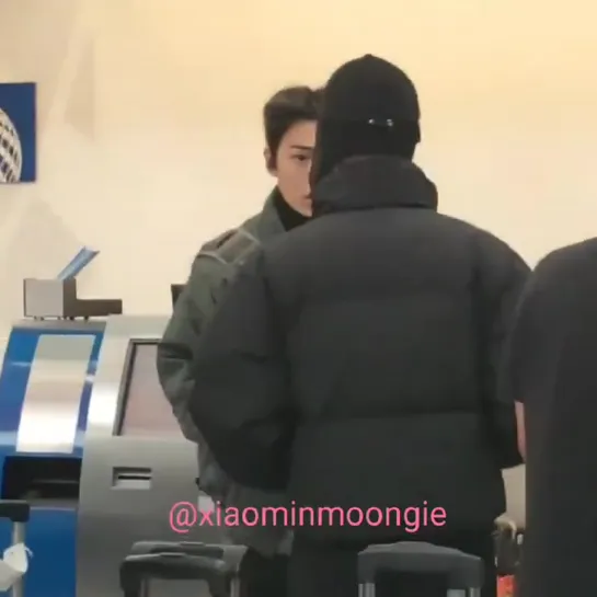 [VK][191208] MONSTA X fancam @ Airport O'Hare (Chicago)