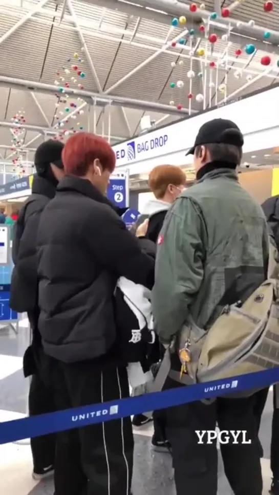 [VK][191208] MONSTA X fancam @ Airport O'Hare (Chicago)