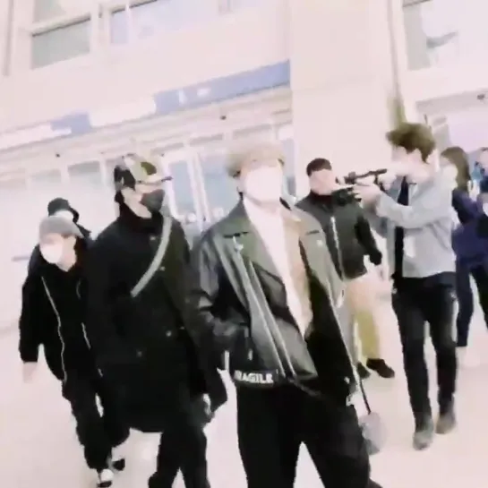 [VK][200210] MONSTA X fancam (I.M focus) @ Airport Incheon