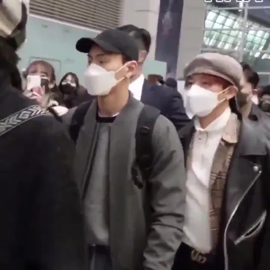 [VK][200210] MONSTA X fancam @ Airport Incheon