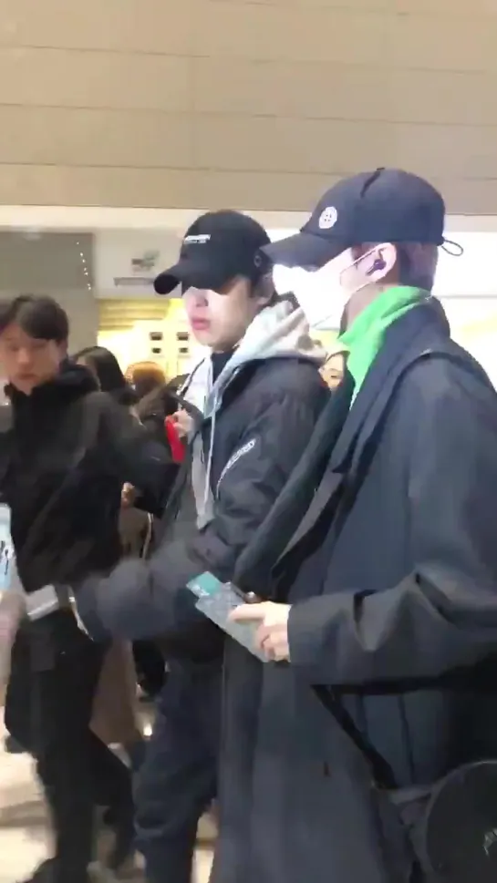 [VK][200110] MONSTA X fancam @ Airport Incheon