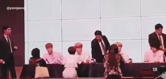 [fancam][18.08.2019] Fansign at TWOTUCKGOM