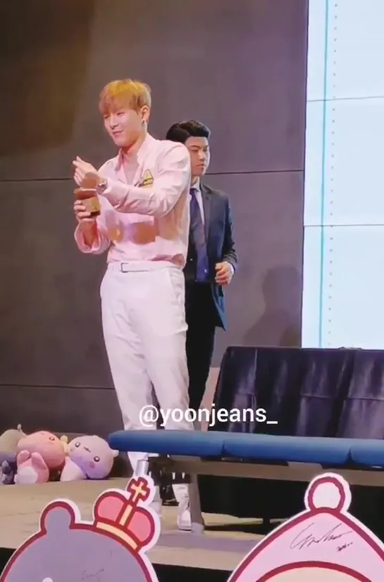 [fancam][18.08.2019] Fansign at TWOTUCKGOM