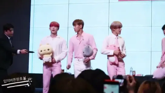 [fancam][18.08.2019] Fansign at TWOTUCKGOM