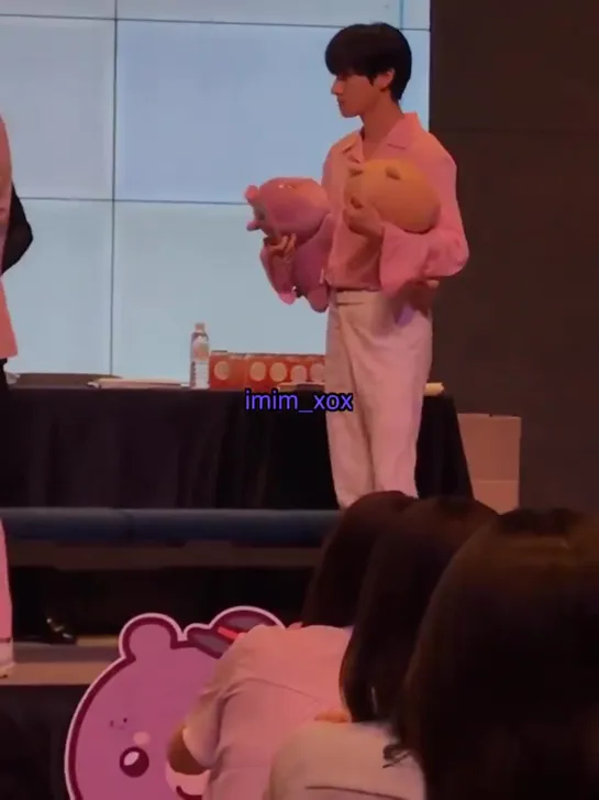 [fancam][18.08.2019] Fansign at TWOTUCKGOM