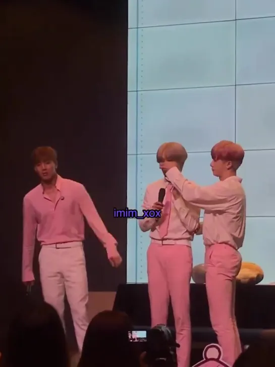 [fancam][18.08.2019] Fansign at TWOTUCKGOM