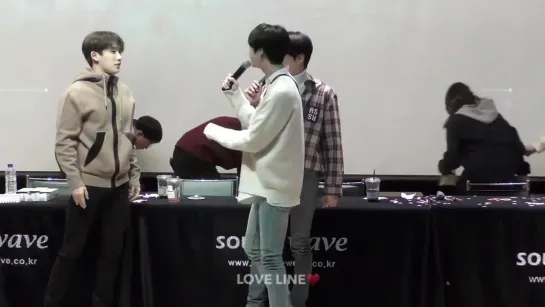 [Fancam][17.03.2019] fansign in Suwon