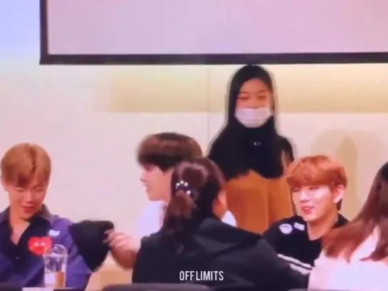 [Fancam][17.03.2019] fansign in Hongdae