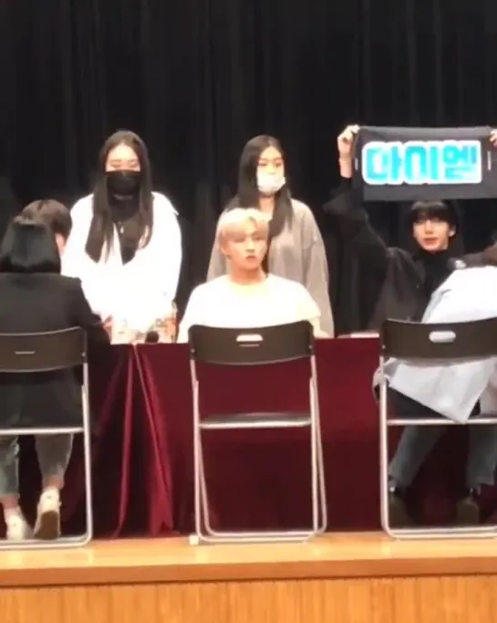 [Fancam][16.03.2019] fansign in Busan