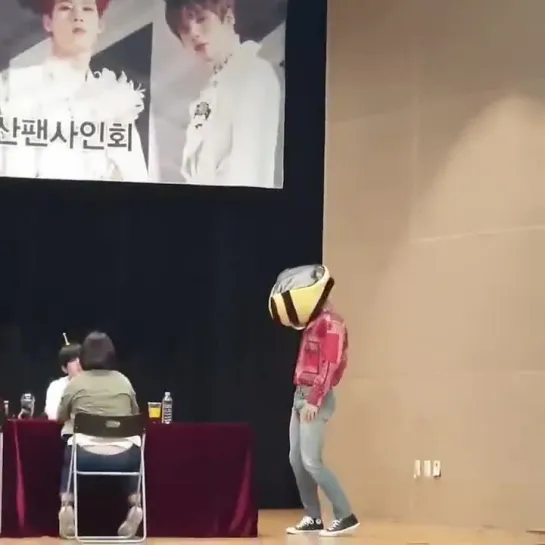 [Fancam][16.03.2019] fansign in Busan