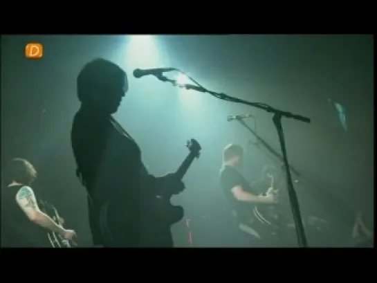 (01) Queens of the Stone Age – Someone's in the Wolf (Live @ Montreux 2005)