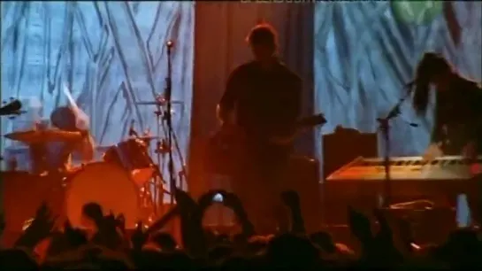 (06) Queens of the Stone Age – Avon (Live @ Australia 2005)